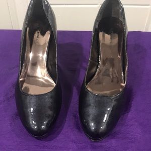 Women AK Anne Klein pumps platform heels